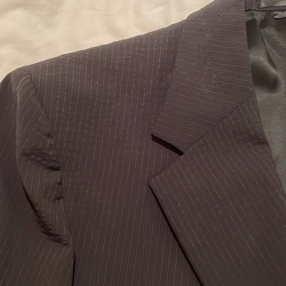 Prada men’s blazer - size 54L - Black with subtle pinstripes - Picture 8 of 16